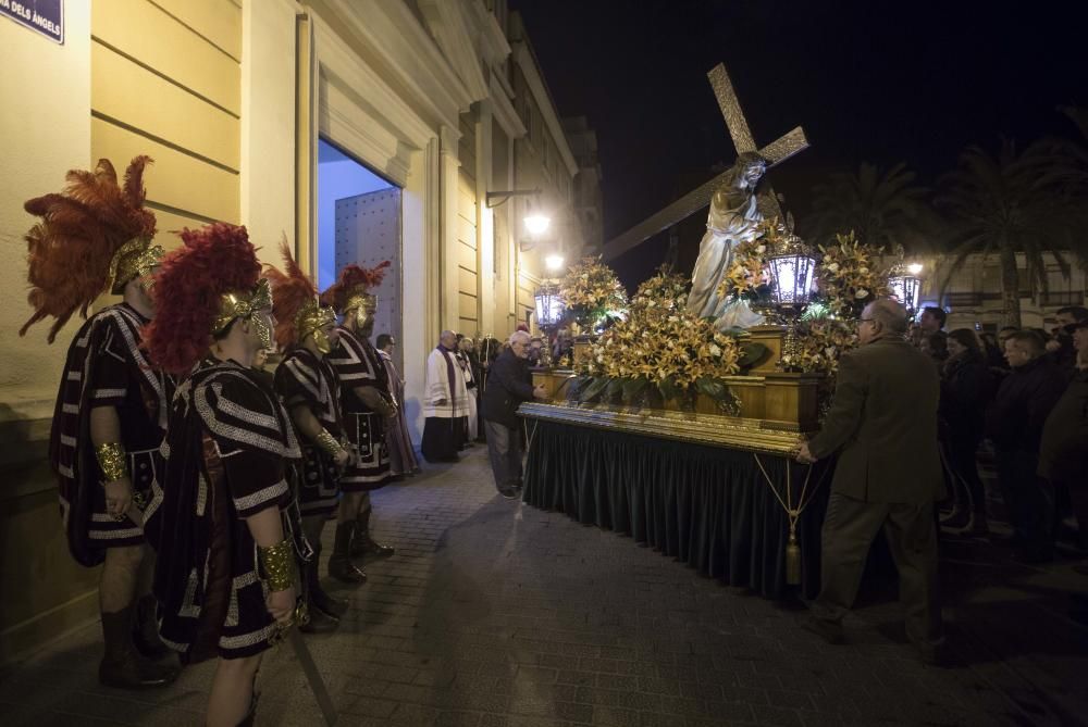 Procesión de la Real Hermandad de Jesús con la Cruz y Cristo Resucitado