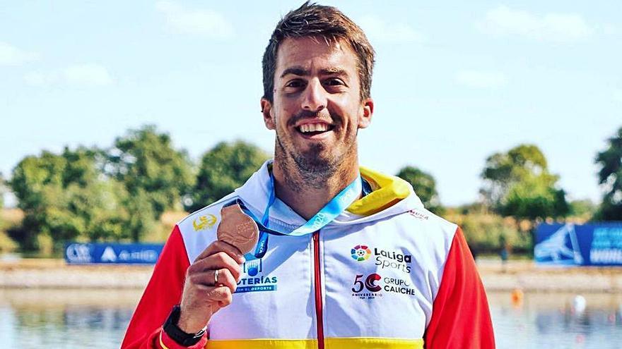 Benavides se cuelga el bronce en C1 200 del Mundial de Hungría