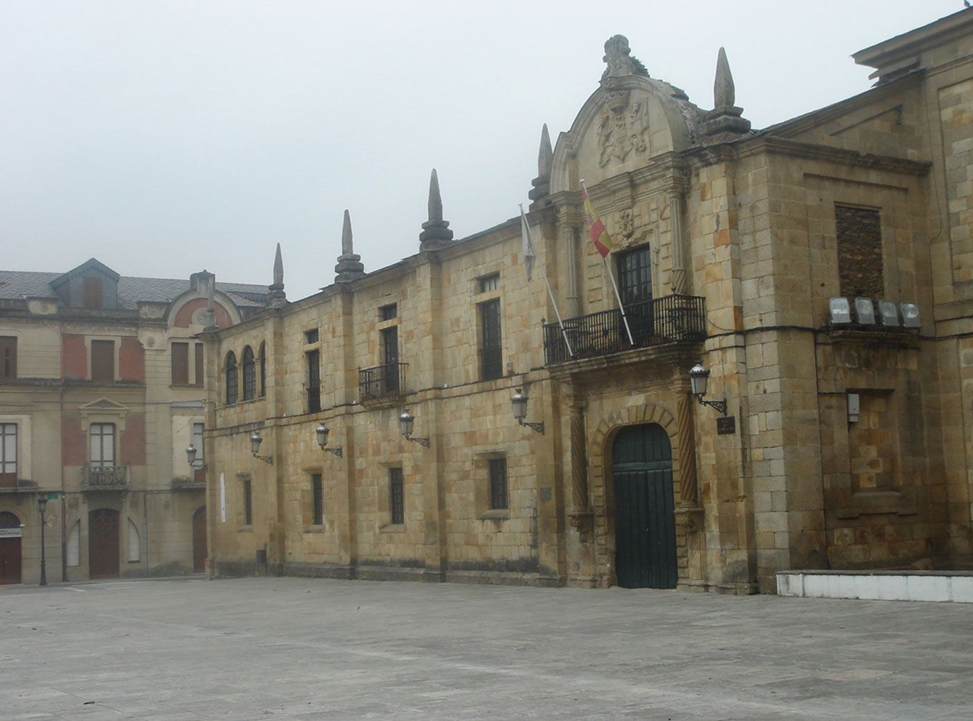 Parte-del-monasterio-e-iglesia@turismo.jpg