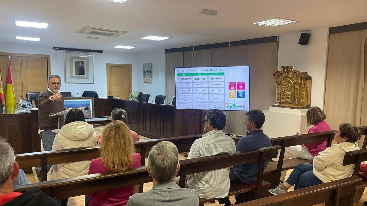 El alcalde, Julio César Herrero, en la presentación de los presupuestos.