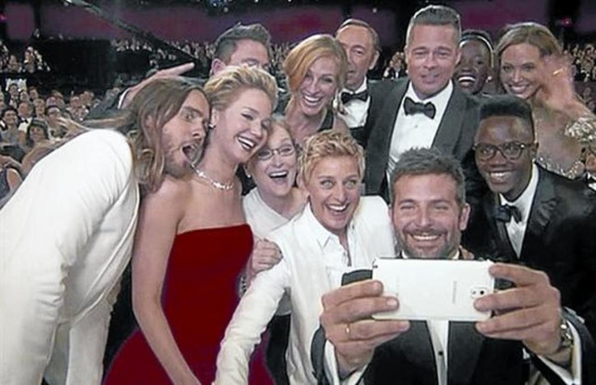 ’Selfie’ publicitari que va tuitejarEllen DeGeneres en els últims Oscars. ’Selfie’ publicitari que va tuitejarEllen DeGeneres en els últims Oscars.
