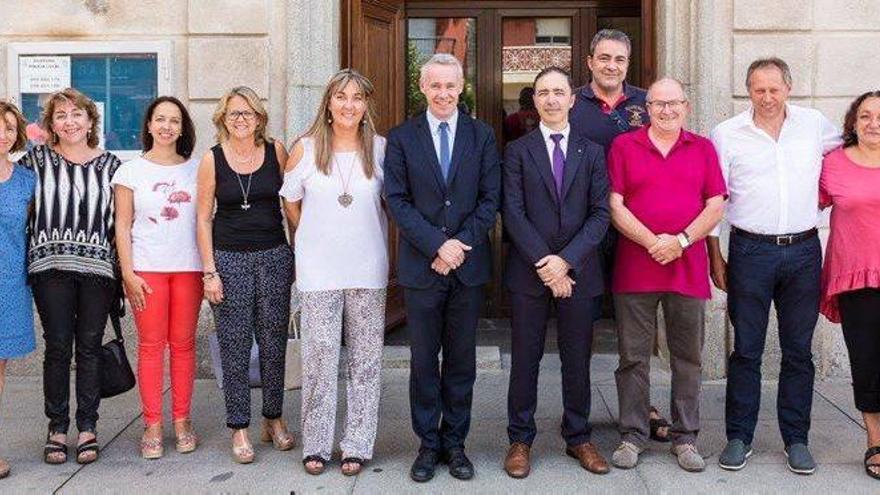 Representants de l&#039;Ajuntament, el Consell, Ensenyament i els empresaris a la presentació del cicle de Cuina