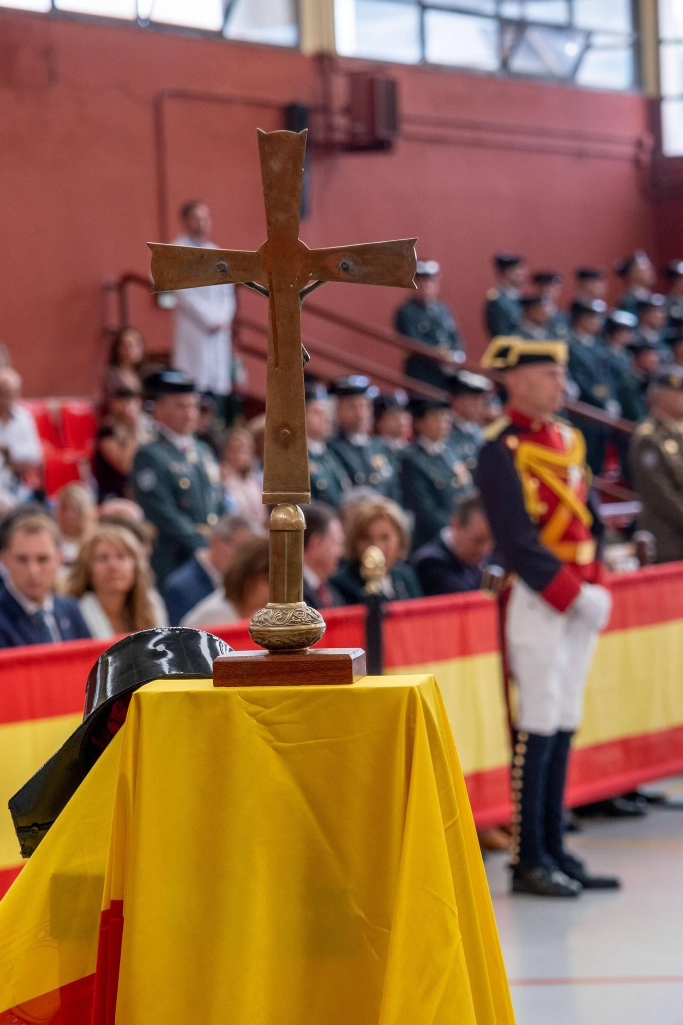 EN IMÁGENES: Así fueron los actos en Oviedo del 179 aniversario de la Guardia Civil