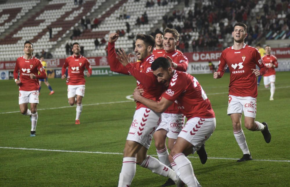 El Real Murcia vence frente al Cádiz