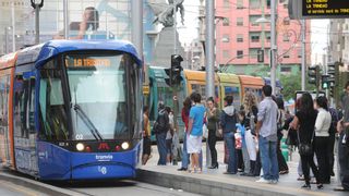 El tranvía mantiene su refuerzo para la Piñata, aunque afectará la huelga