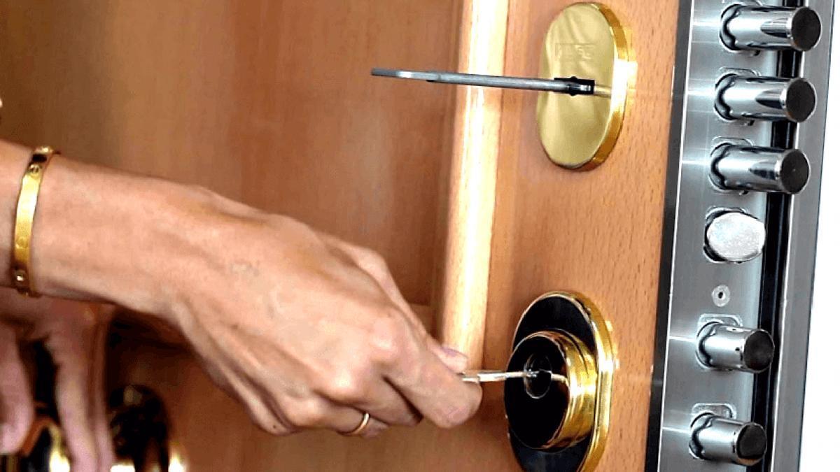 SEGURIDAD HOGAR: Alerta: si tienes esta llave, cámbiala ya porque es muy  fácil abrir la cerradura