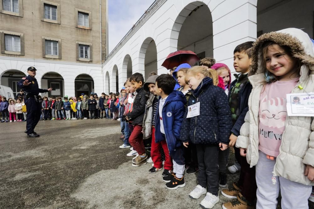 Exhibición policial para escolares.