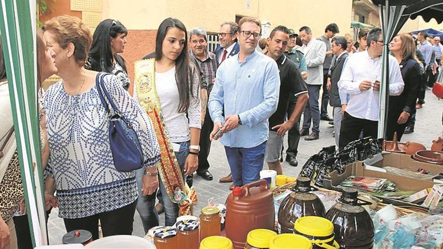 Cerámica, talleres y kayak, en la feria de Ribesalbes