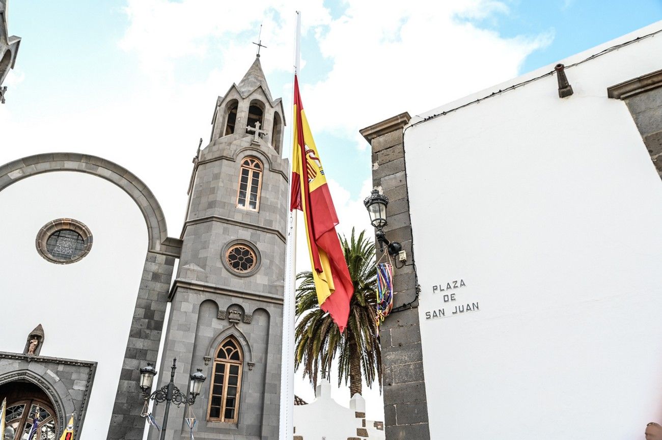 Telde celebra el X aniversario de la proclamación del Rey Felipe VI con un izado solemne de la bandera