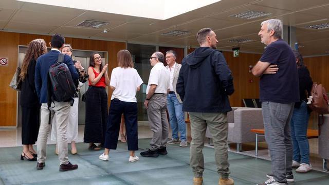 Parte de los participantes en la reunión, poco antes de iniciarse en la sede del Consell de Eivissa. | TONI ESCOBAR
