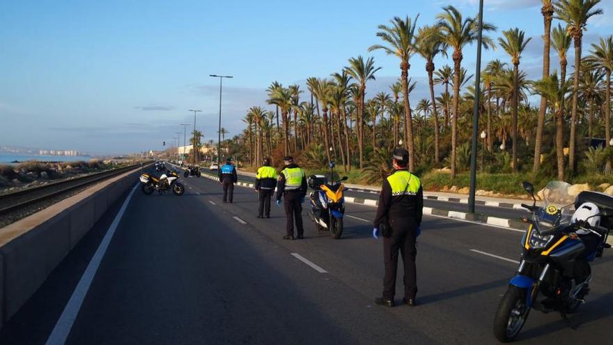 Imagen de un control policial de este fin de semana en Alicante.