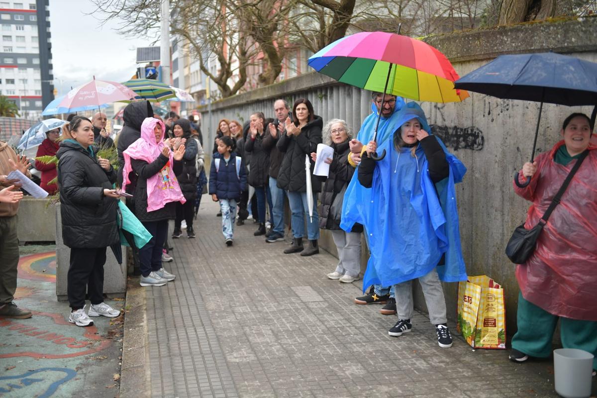 Manifestación en el CEIP Wenceslao Fernández Flórez