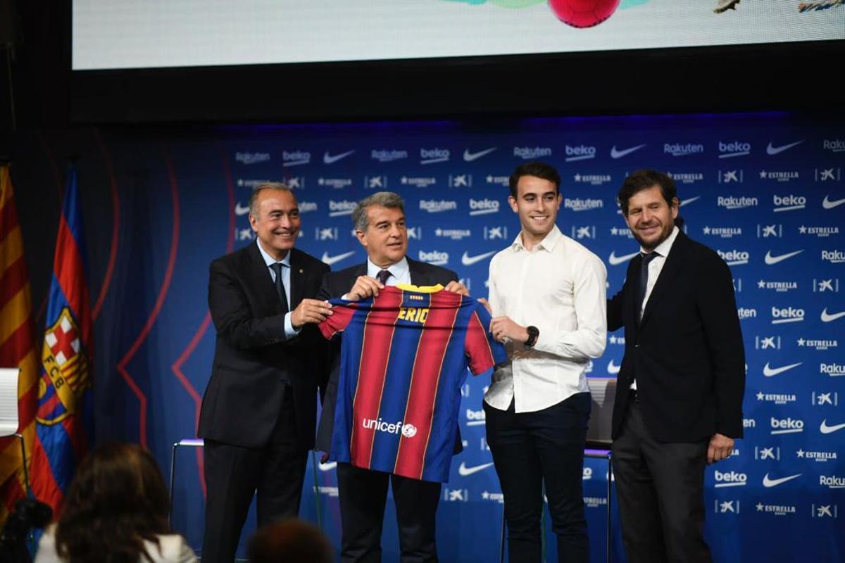 Laporta veu Koeman més dins que fora i anuncia nous fitxatges la setmana que ve