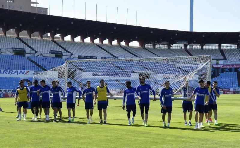 Entrenamiento a puerta abierta del Real Zaragoza en La Romareda