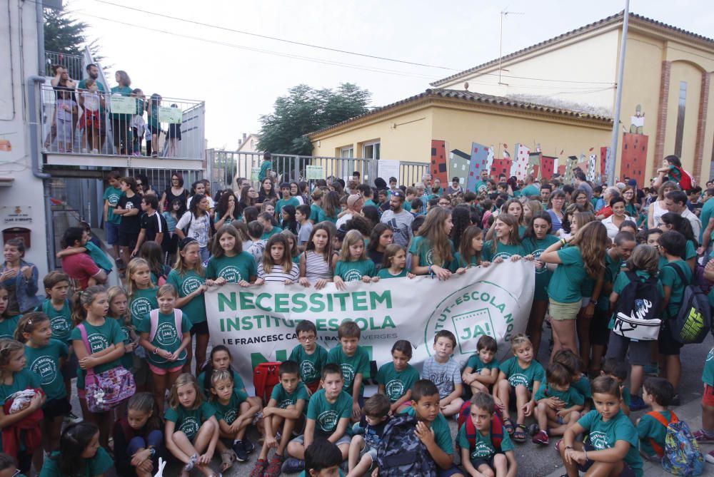 Protesta a Verges per reclamar el nou institut-escola