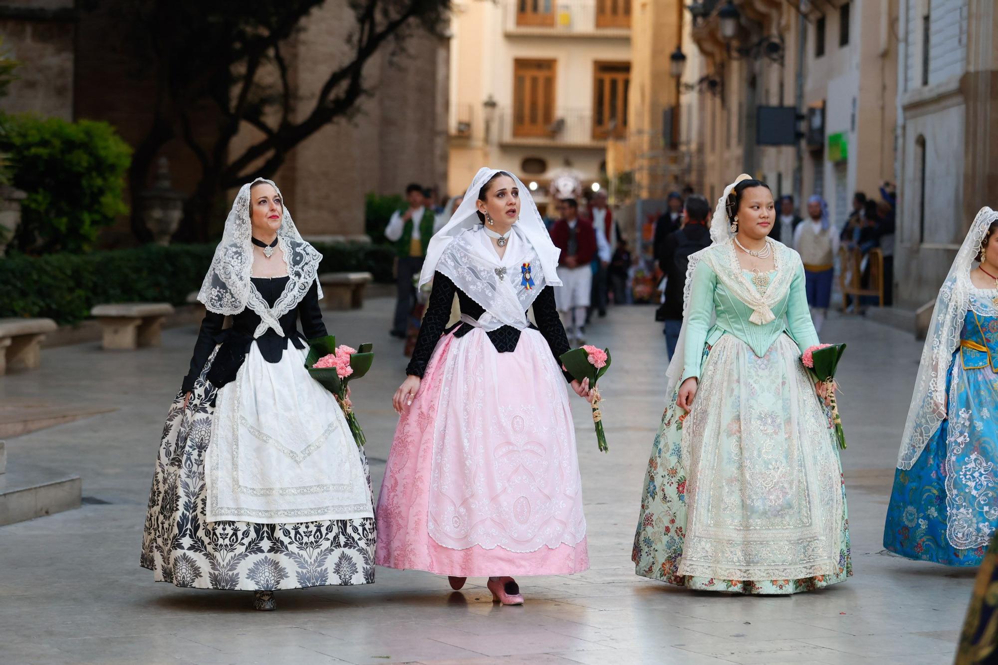 Búscate en el primer día de la Ofrenda en la calle San Vicente entre las 18:00 y las 19:00