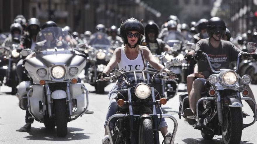 Tausende Motorradfahrer haben sich in Palmas Innenstadt getroffen.