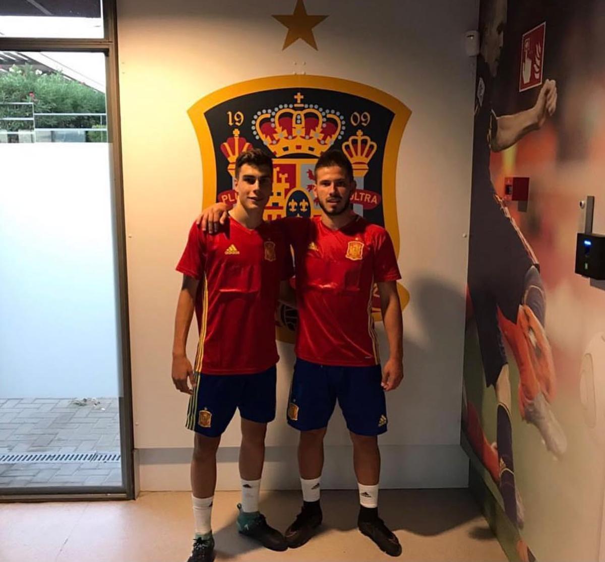 Marcén junto a Alberto Soro, exjugador del Real Zaragoza, en su convocatoria con España sub-19