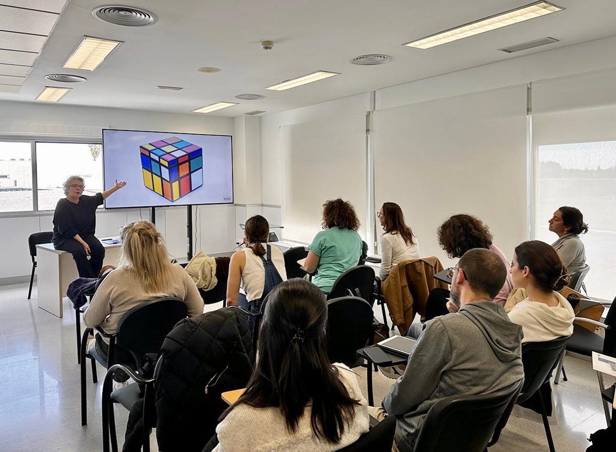 Salud Mental forma a un centenar de profesionales del ámbito sanitario y educativo