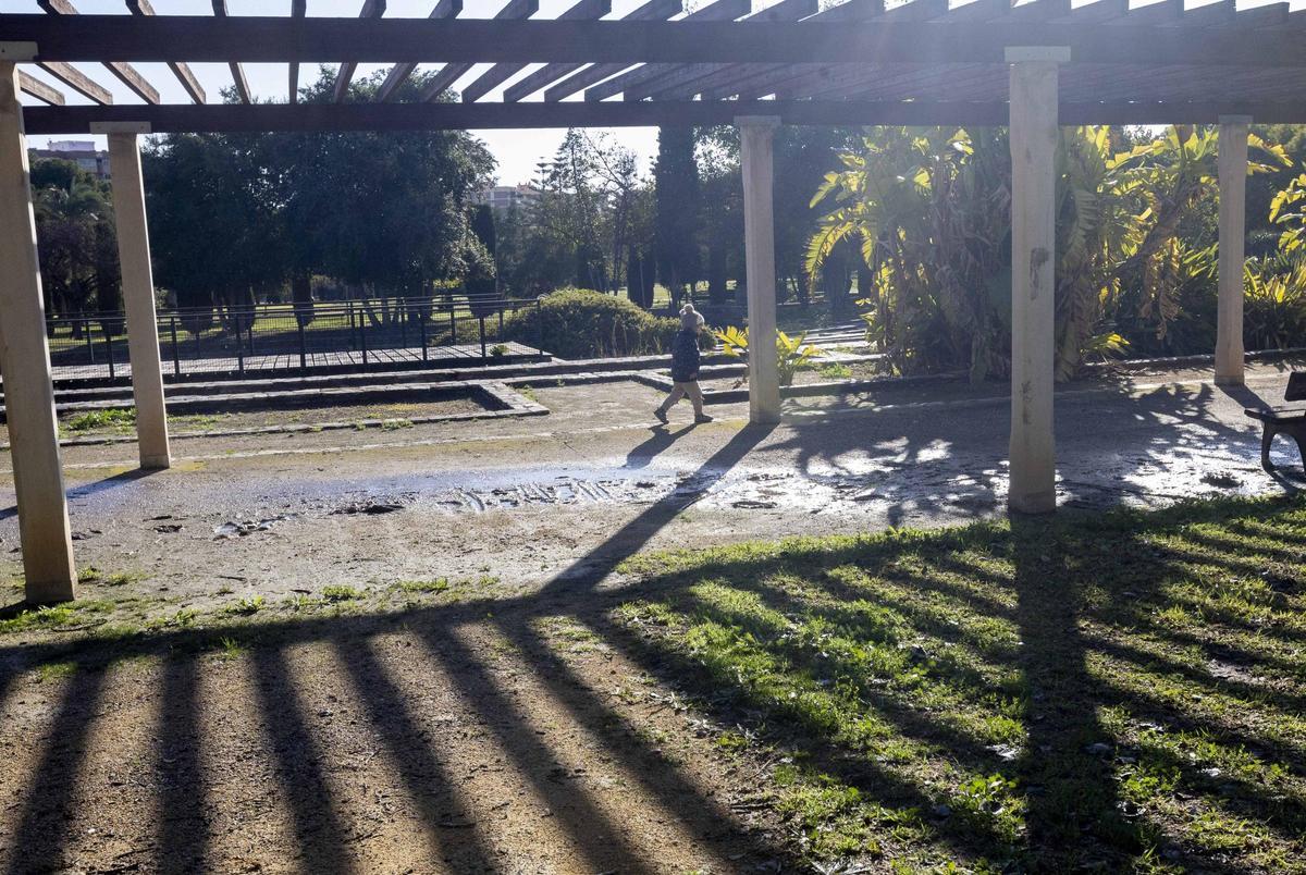 Dejadez y abandono en el parque Lo Morant