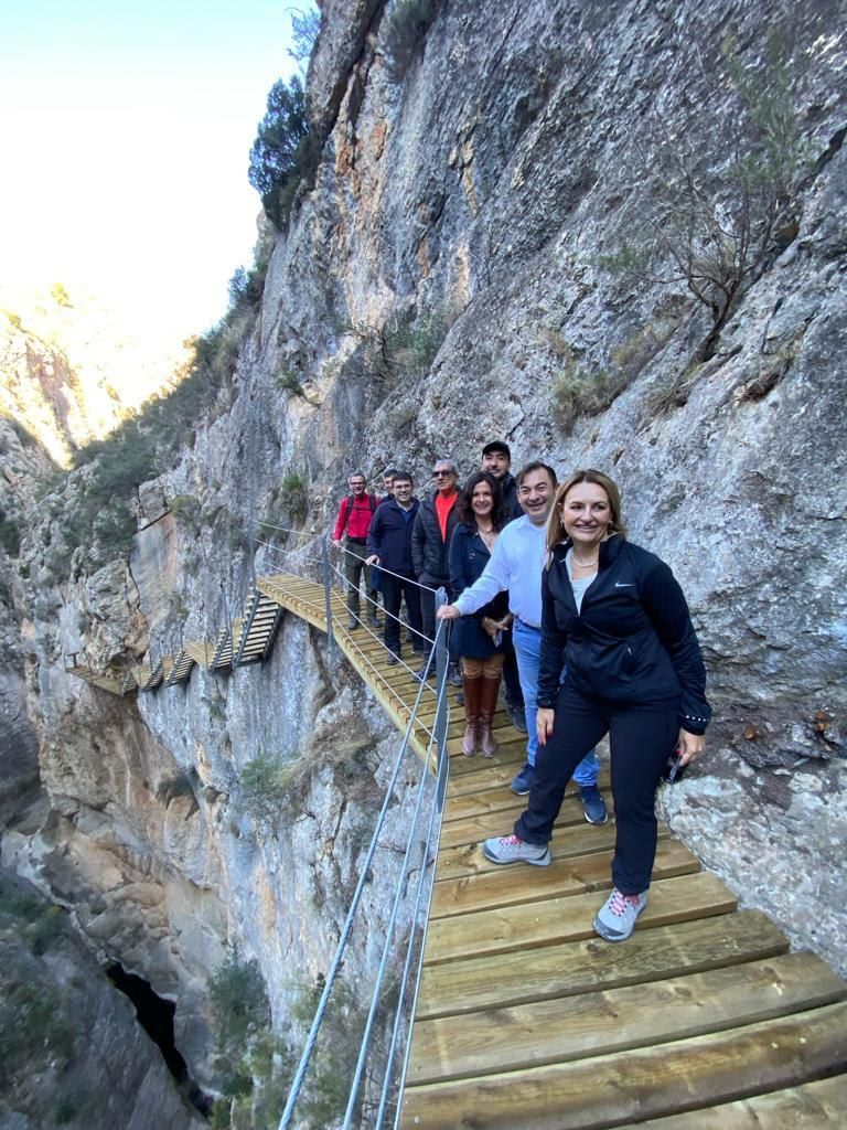 Relleu amplía 150 metros el recorrido de la pasarela que recorre el barranco desde el antiguo pantano