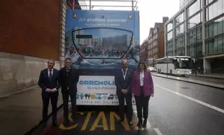 Torremolinos se promociona en los buses turísticos de Londres