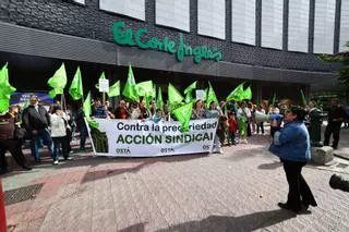 En imágenes I Protesta de los trabajadores de BSH Atención al Usuario en Zaragoza