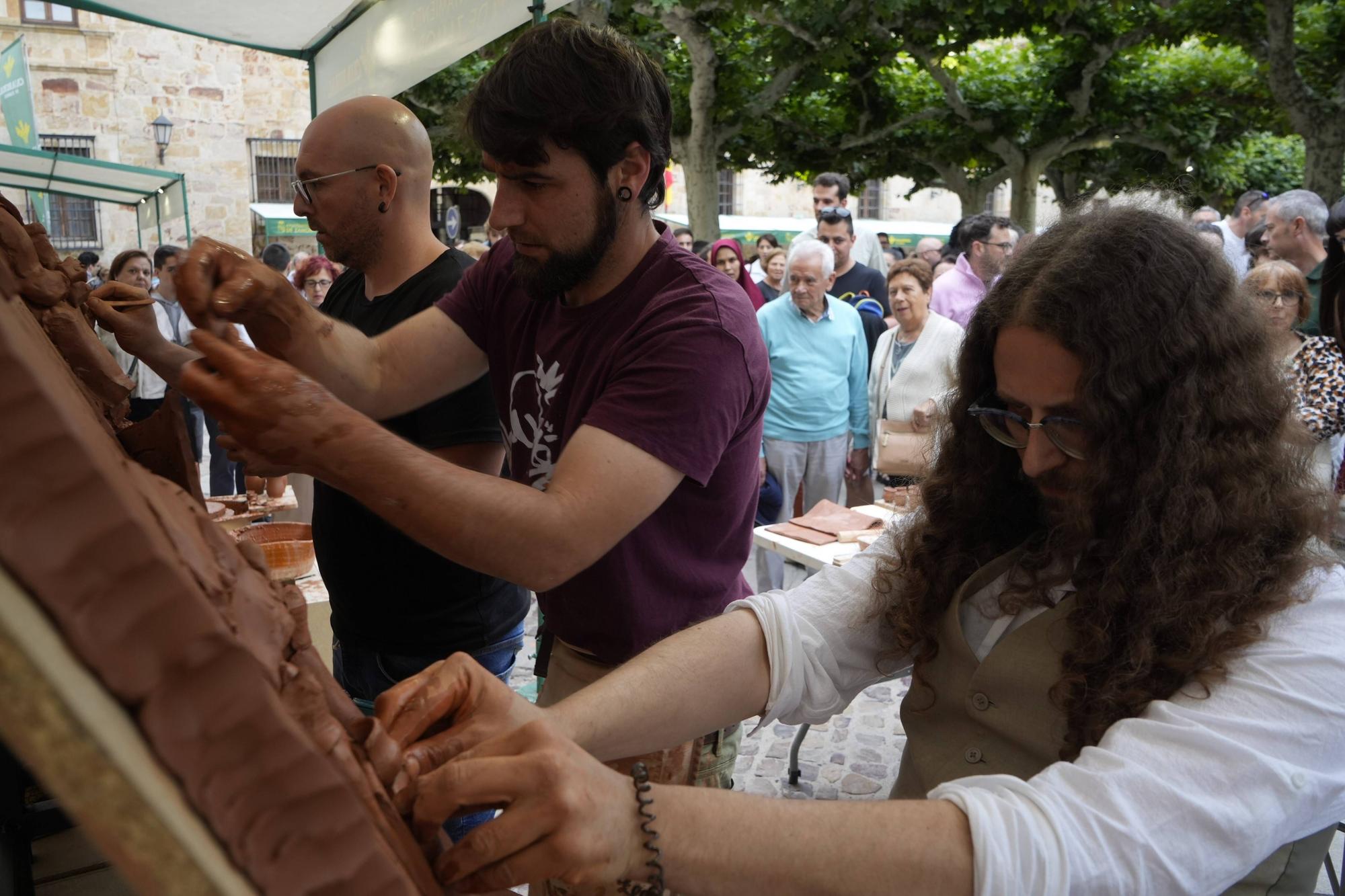 Zamora. Plaza Viriato. Feria del barro y la cerámica