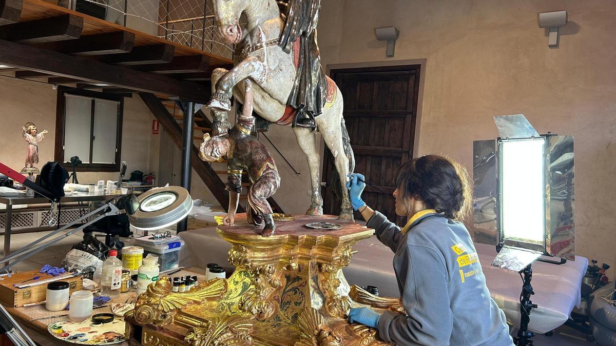 Proceso de restauración de la talla de San Millán.