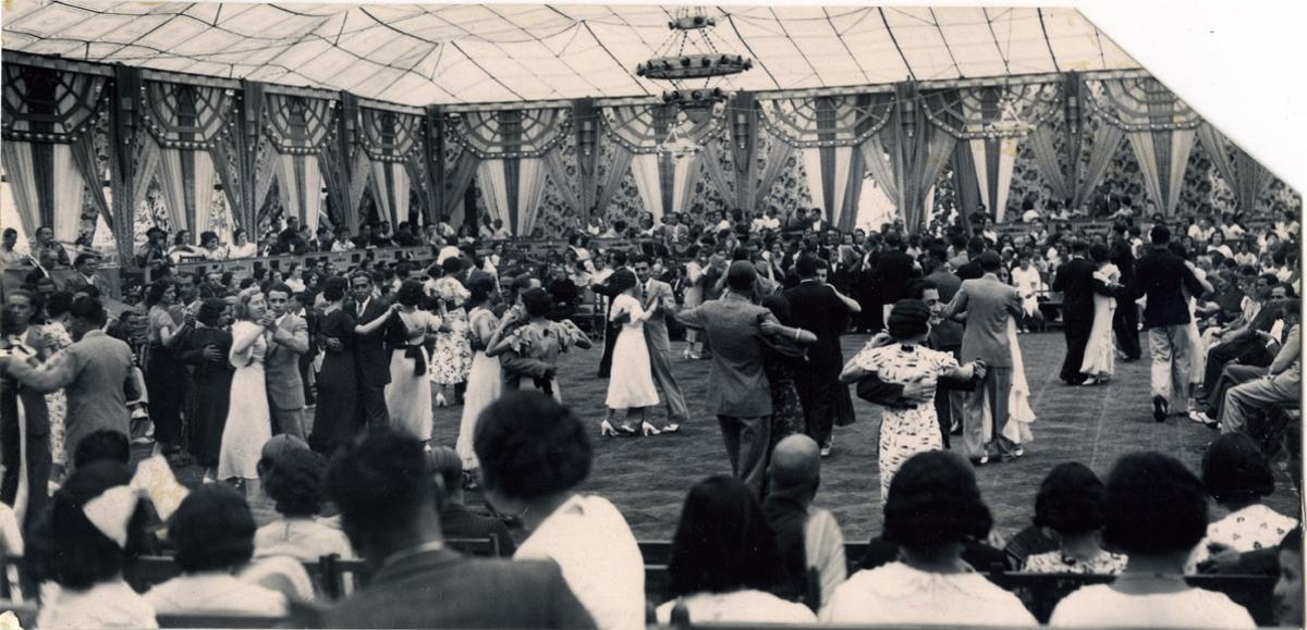  ’Envelat’ de la fiesta mayor de Gràcia durante los años 30.