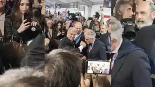 VÍDEO | Entre aplausos y gritos de "president": así ha votado Joan Laporta en las elecciones a la presidencia del FC Barcelona