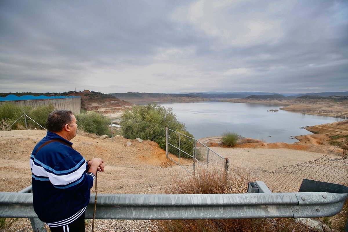 El pantano de La Breña bajo mínimos