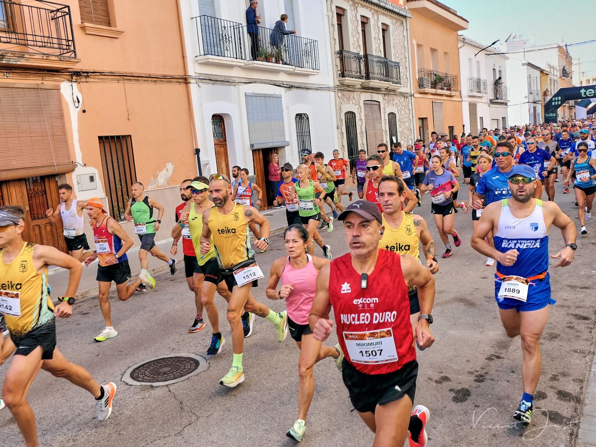 Búscate en la XI Cursa Solidària de Beniarjó