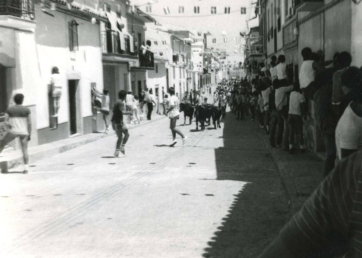 Los encierros de El Viso, en blanco y negro