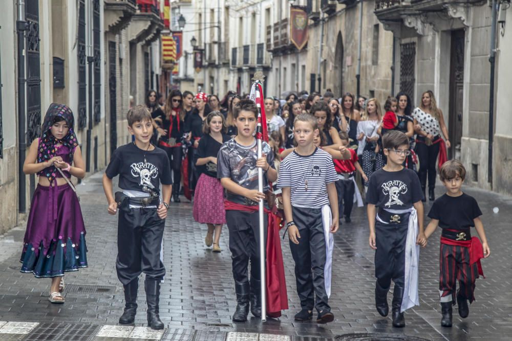 Alardo y «Ballada de Banderes» en Castalla.