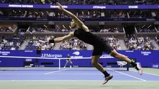 Carlos Alcaraz se descontrola en Estados Unidos: del destrozo de la raqueta en Cincinnati al derrumbe en el US Open