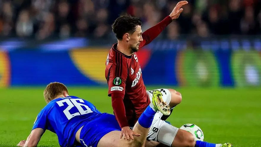 Resumen, goles y highlights del Sparta Praha 0 - 4 AZ Alkmaar de la vuelta de los octavos de final de la Conference League