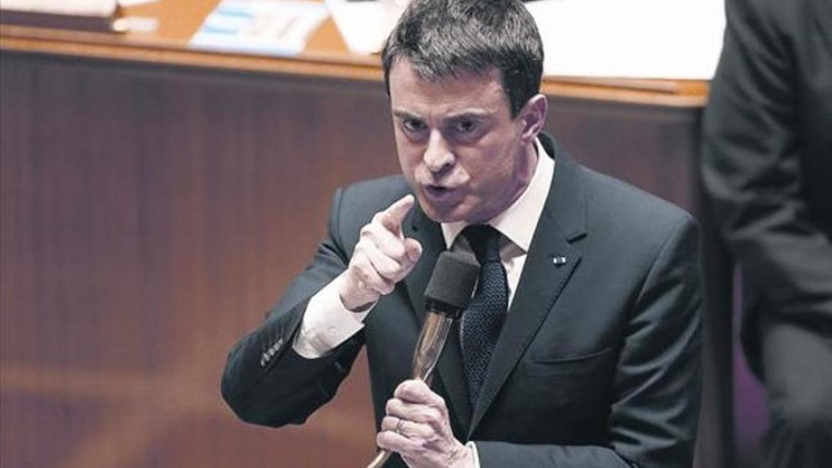 El primer ministro, Manuel Valls, al anunciar y justificar ante la Asamblea Nacional su decisión.