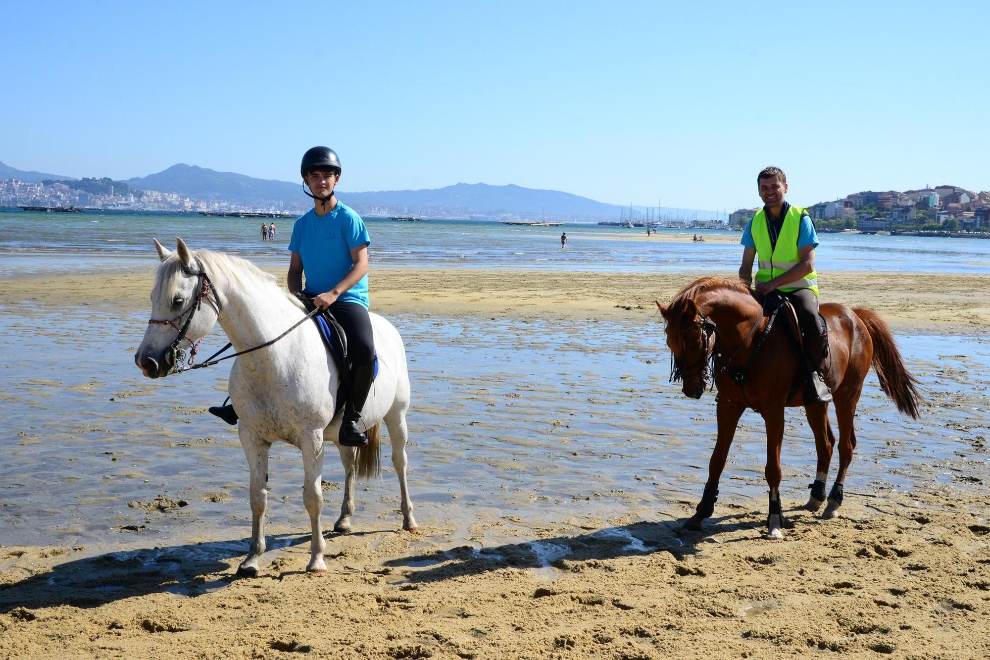 Una espectacular jornada a caballo por Moaña (I)