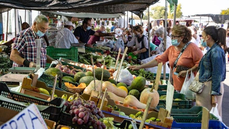 Este domingo se reanuda el mercadillo en Badajoz, aunque solo estén los puestos de fruta