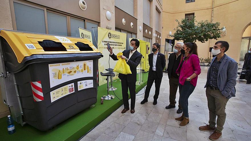 València implanta un sistema de incentivos para el reciclaje