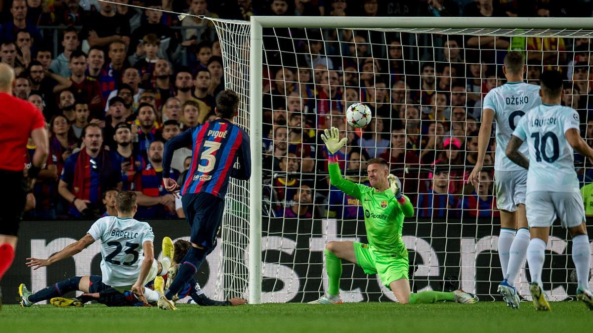 Piqué fue superado por Barella en la jugada del 1-1 del Inter en el Camp Nou.