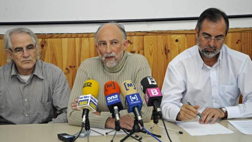 Pep Planes, Juan Carrero y Pere Sampol, ayer en la sede del GOB.