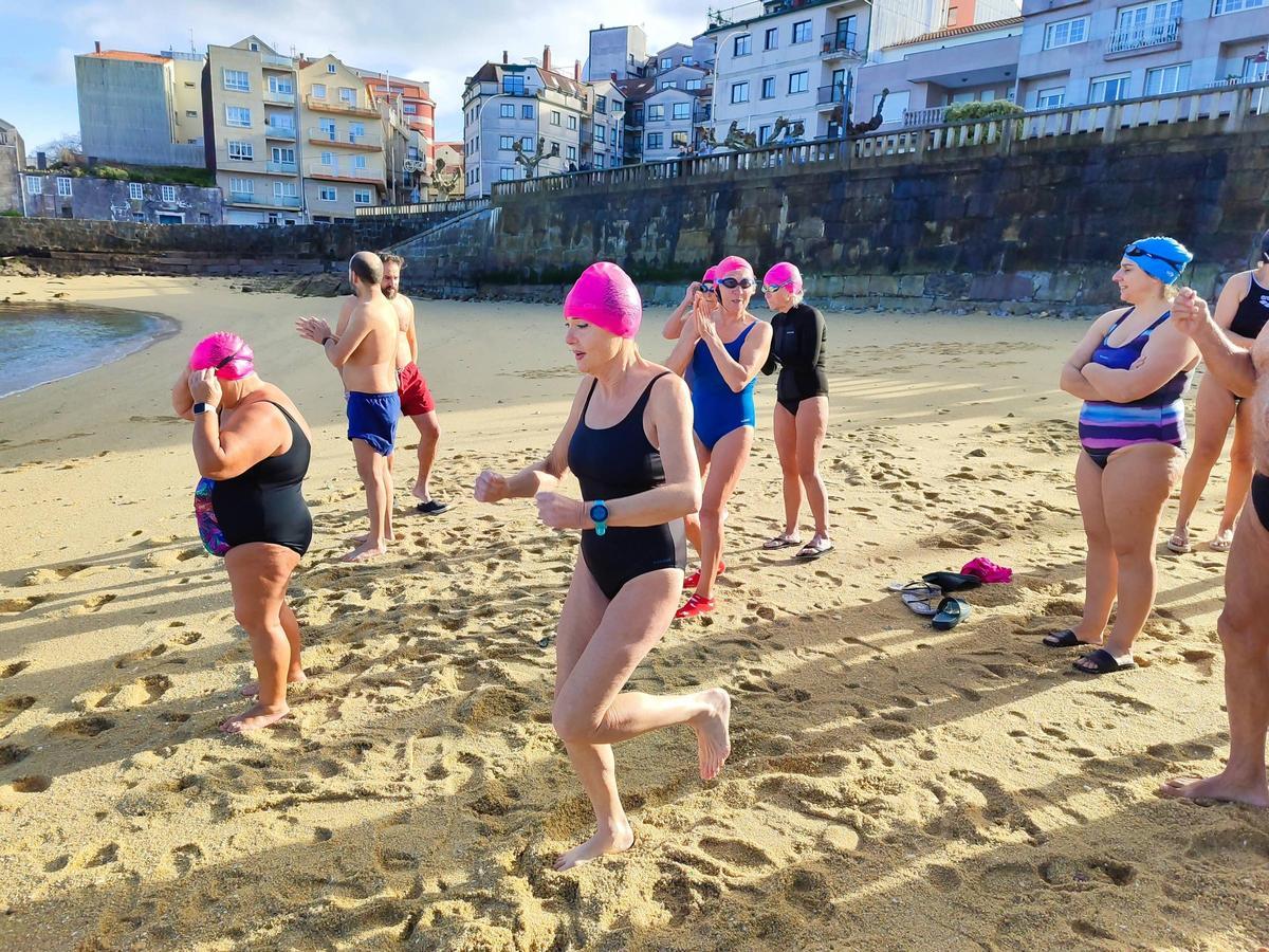 Un chapuzón reivindicativo en Pescadoira (Bueu) por el Día de Reyes Un chapuzón reivindicativo en Pescadoira (Bueu) por el Día de Reyes