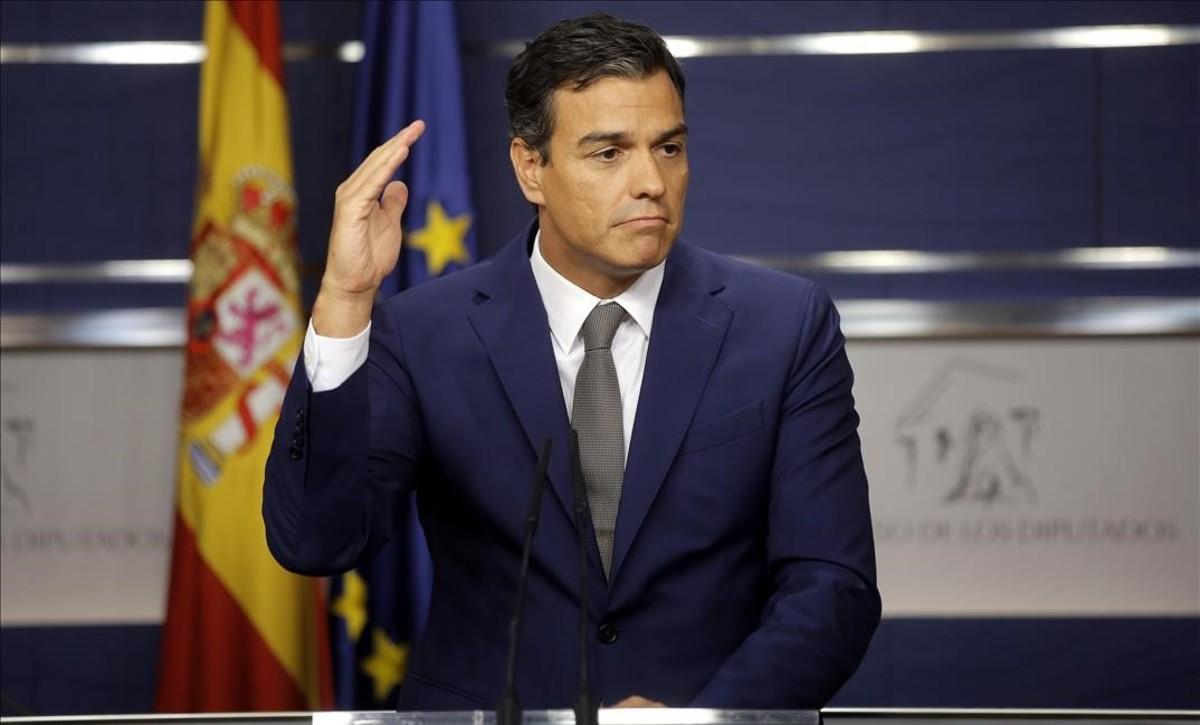 Pedro Sánchez, en el Congreso, tras su breve entrevista con Rajoy.