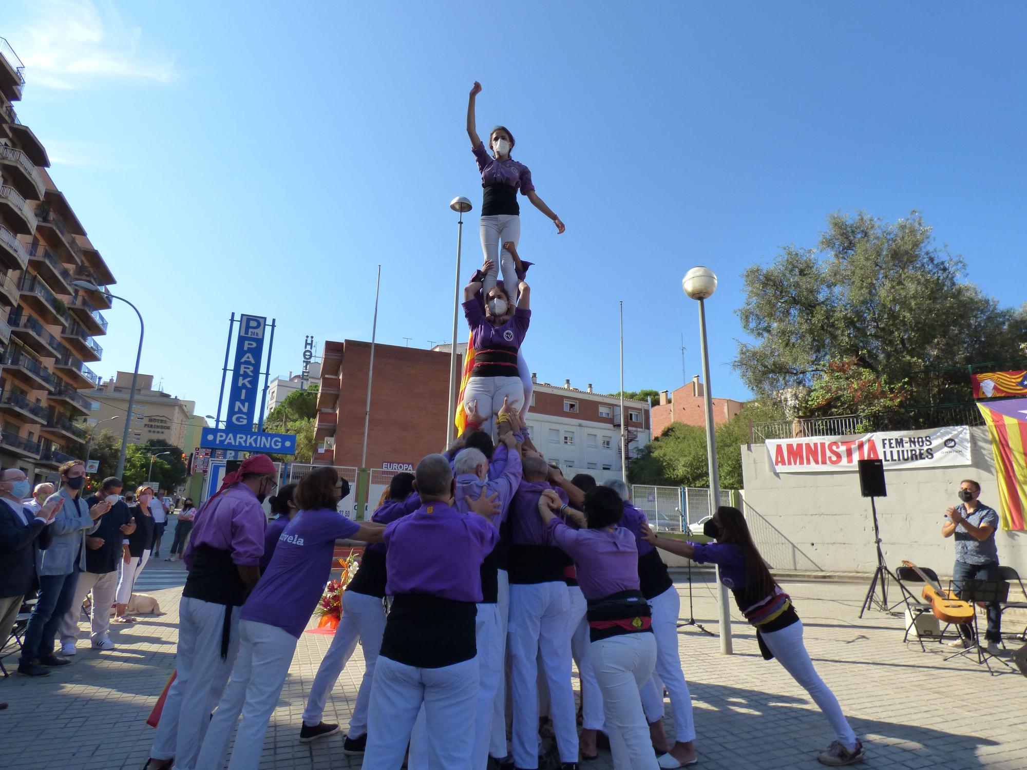 La Colla Castellera de Figueres ha celebrat els seus 25 anys amb un pilar de quatre, la primera actuació des d'abans de la pandèmia