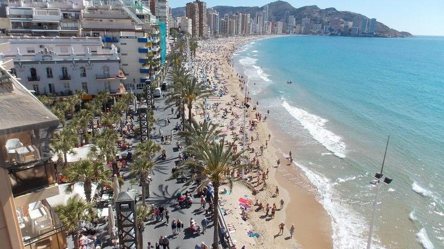 Vista aérea de la playa de Benidorm.