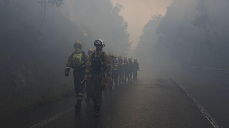 Controlado el fuego de Trabada tras calcinar 1.900 hectáreas