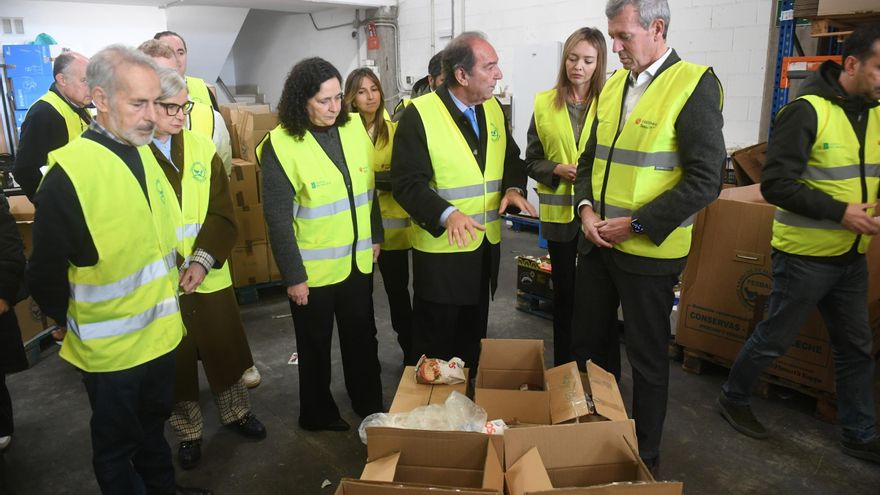 Rueda alaba la labor del Banco de Alimentos Rías Altas en la víspera de Nochebuena