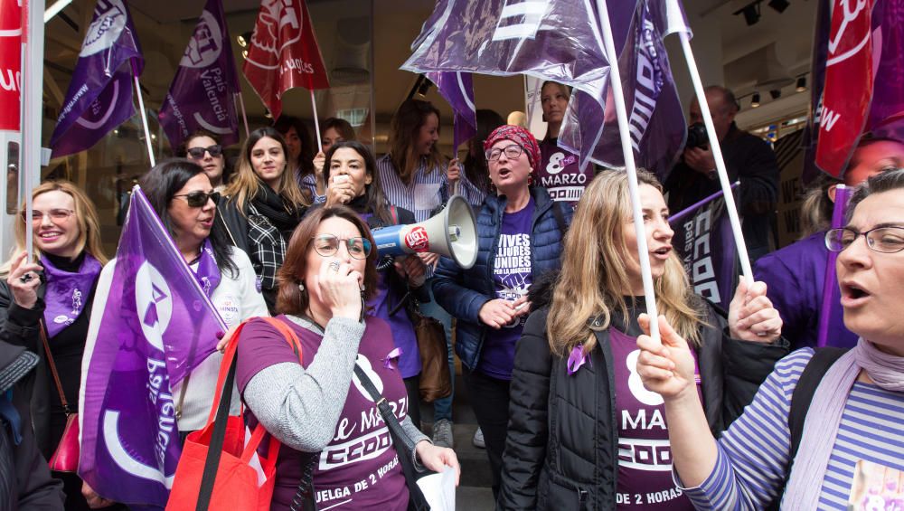 Piquete en el centro de Alicante por la huelga feminista